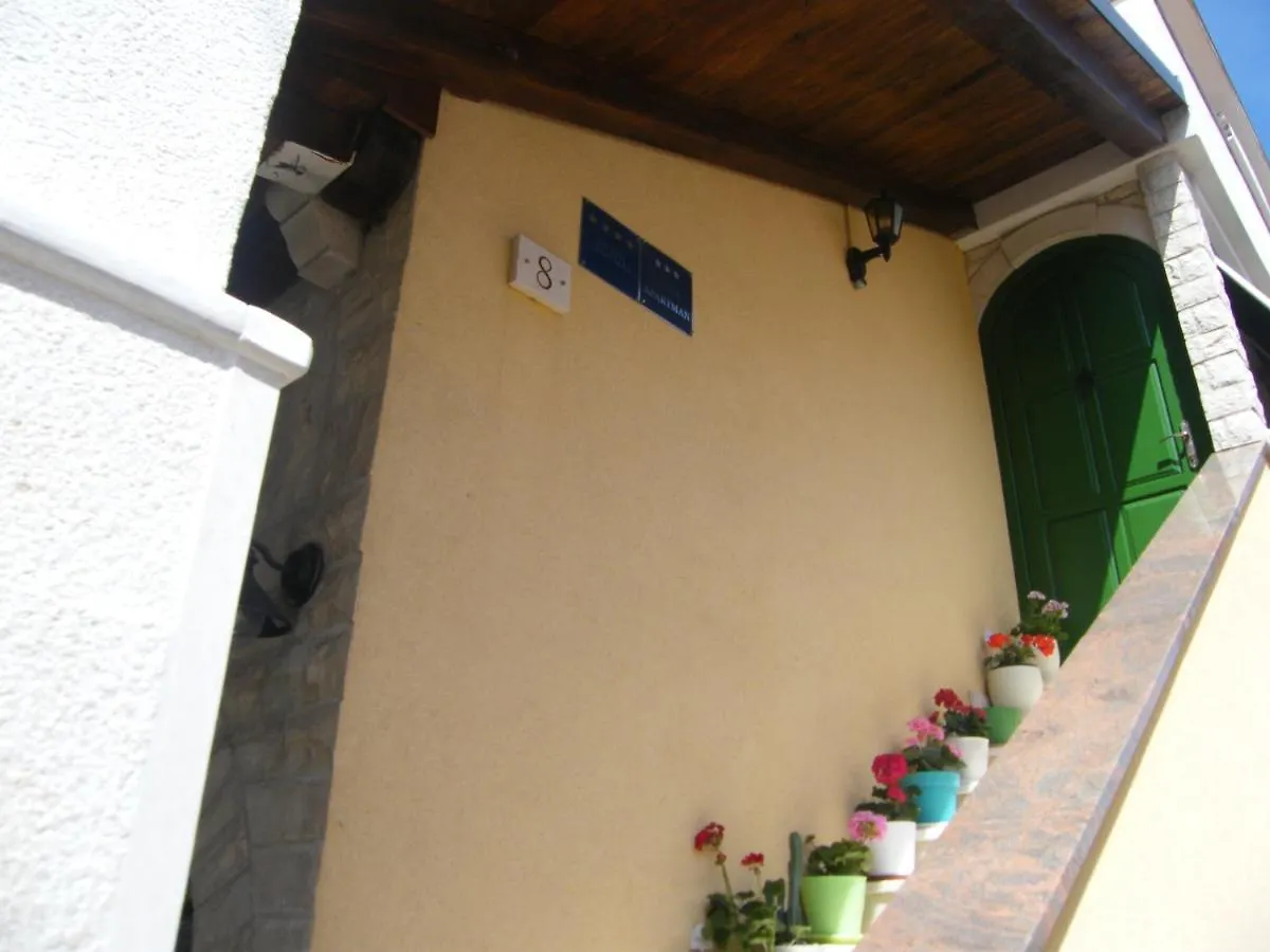 Apartment Mamut Premantura