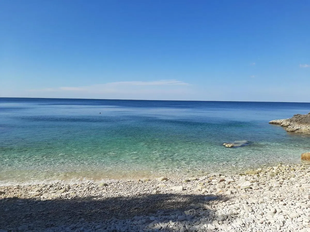 Apartment Mamut Premantura 0*,