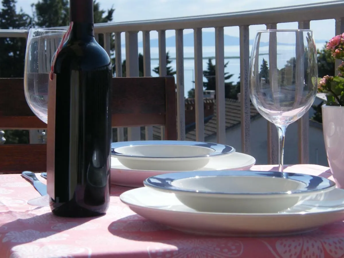Apartment Mamut Premantura 0*,